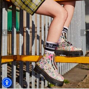SOLD NIB Dr. Martens Sinclair Floral Boots